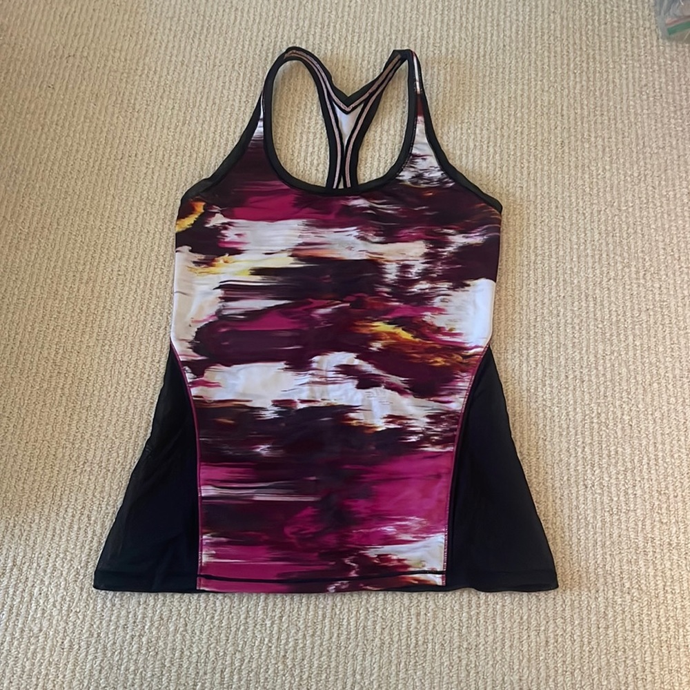 Lululemon tank